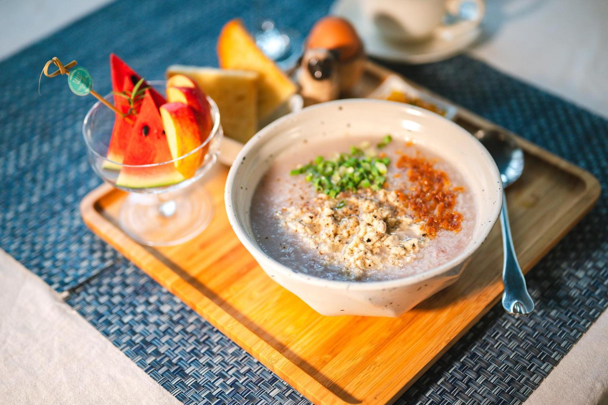 White Wall Riverfront Hotel カムペーンペット エクステリア 写真