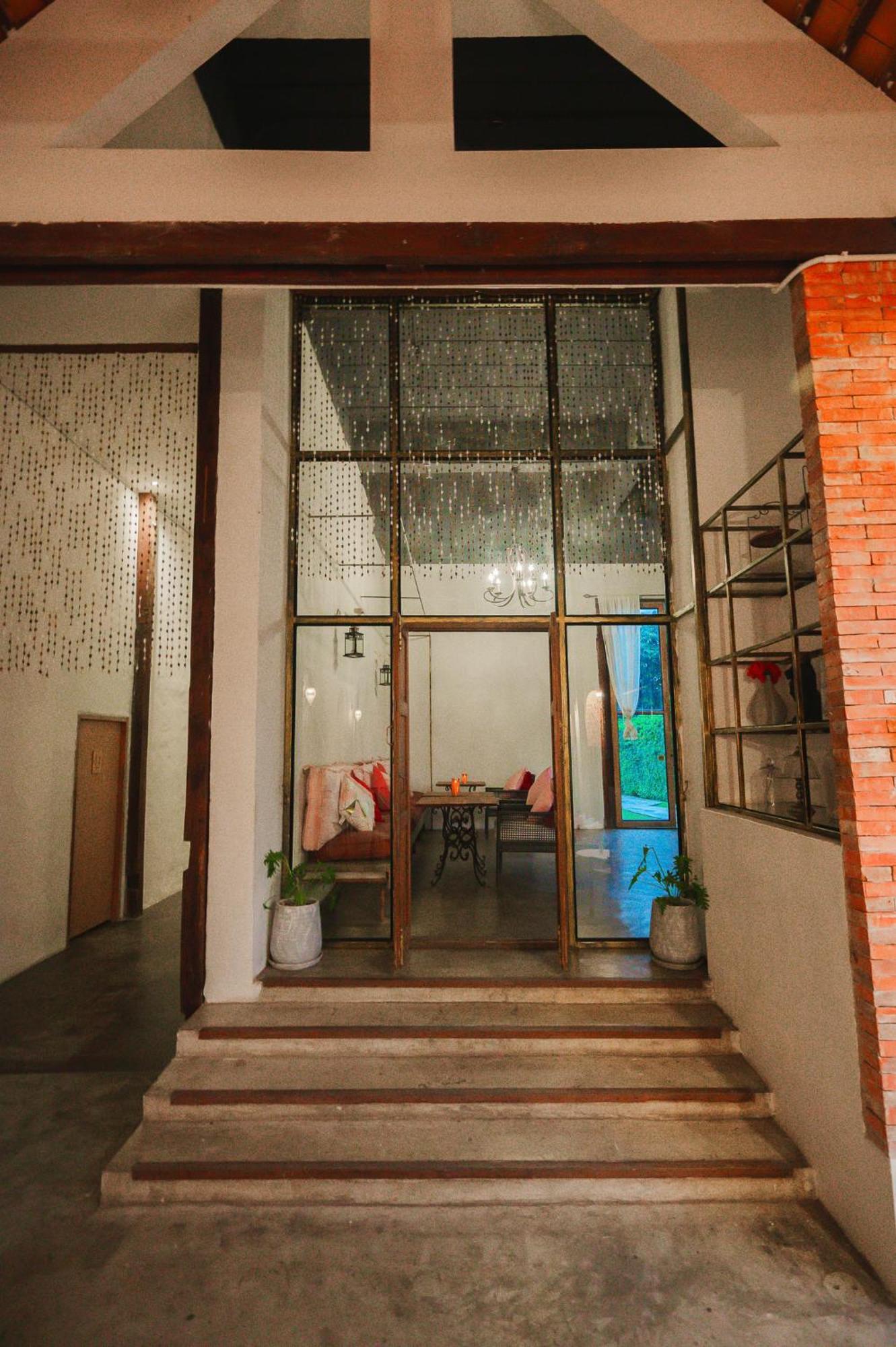 White Wall Riverfront Hotel カムペーンペット エクステリア 写真