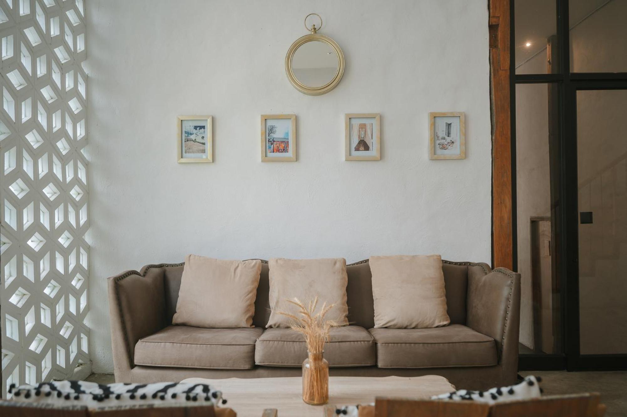 White Wall Riverfront Hotel カムペーンペット エクステリア 写真