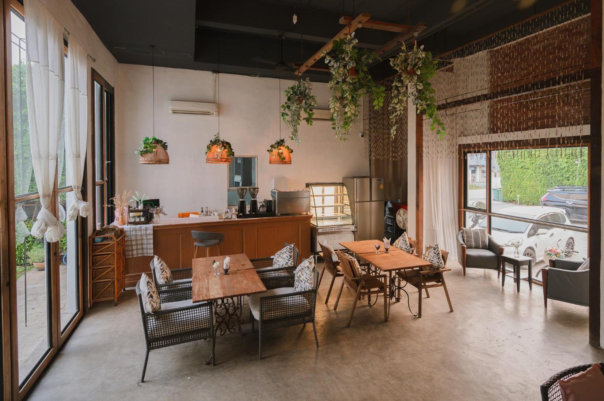 White Wall Riverfront Hotel カムペーンペット エクステリア 写真