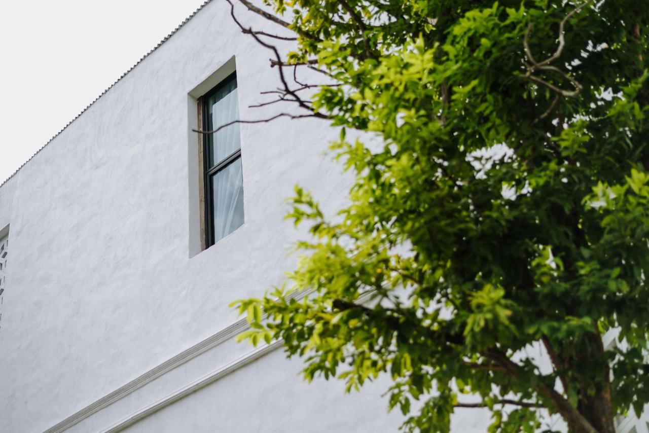 White Wall Riverfront Hotel カムペーンペット エクステリア 写真